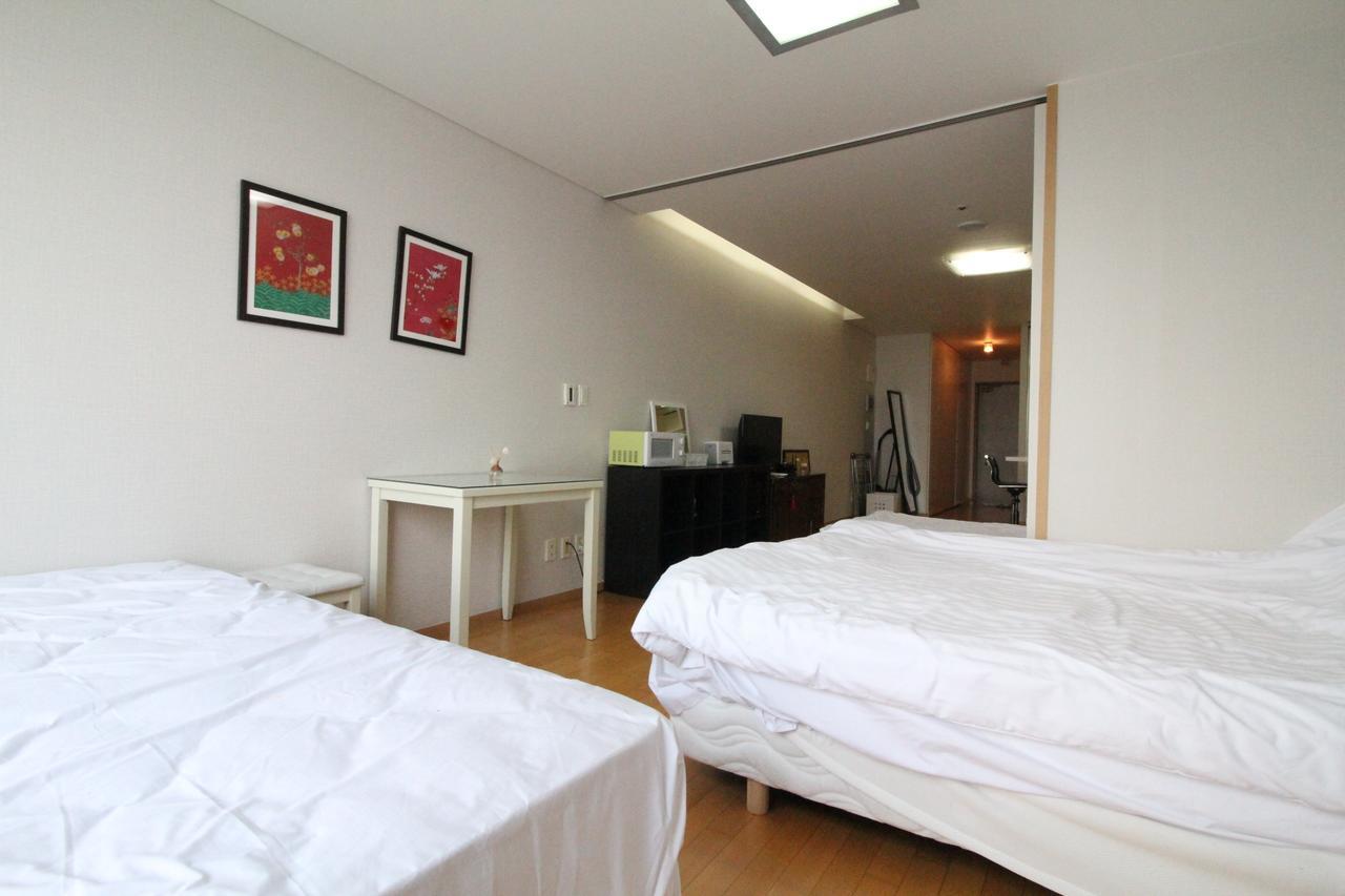 Gangnam Galaxy Lux Apt Gwacheon Екстер'єр фото