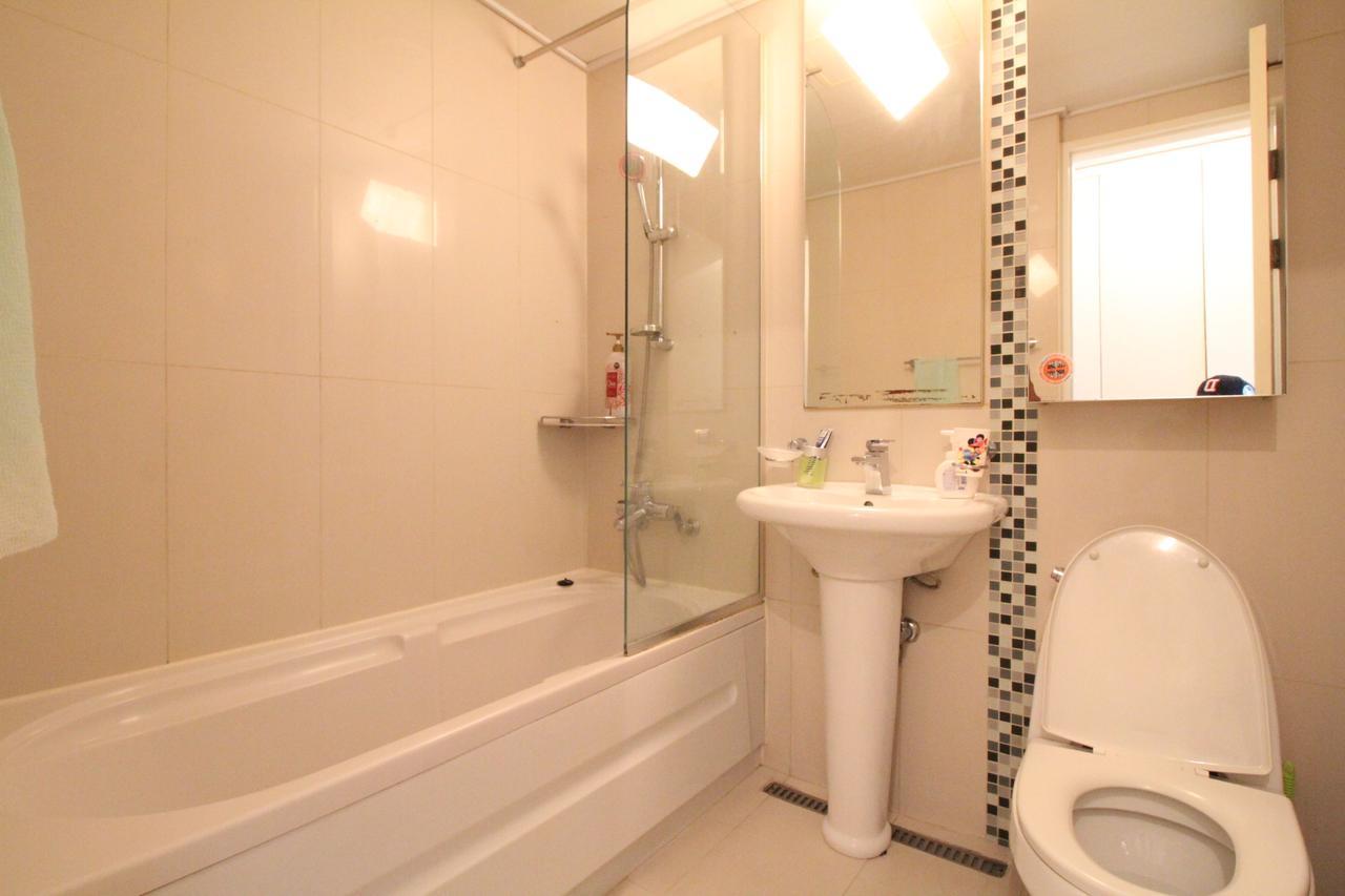 Gangnam Galaxy Lux Apt Gwacheon Екстер'єр фото