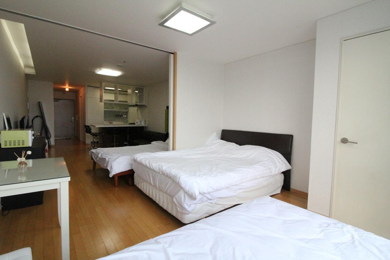 Gangnam Galaxy Lux Apt Gwacheon Екстер'єр фото