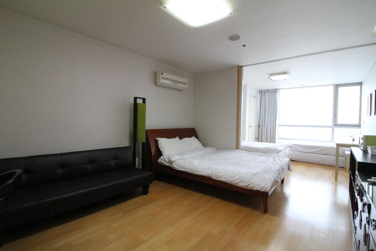 Gangnam Galaxy Lux Apt Gwacheon Екстер'єр фото